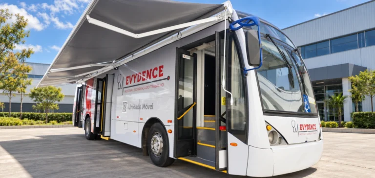 Eco X transforma ônibus urbanos em unidades móveis de medicina ocupacional