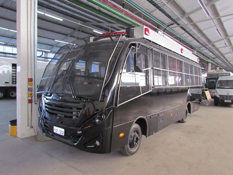 Eco X transforma micro-ônibus em unidade móvel para a PM de Goiás