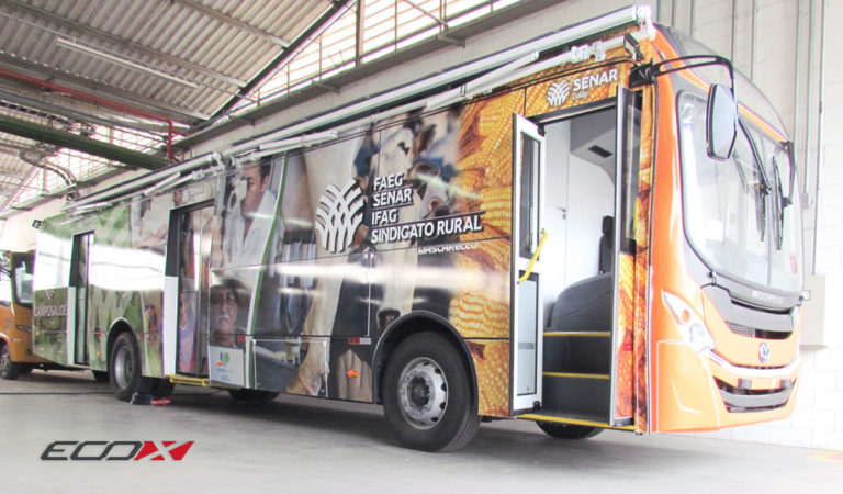 Unidade Móvel Saúde Ônibus Eco X leva atendimento médico ao campo